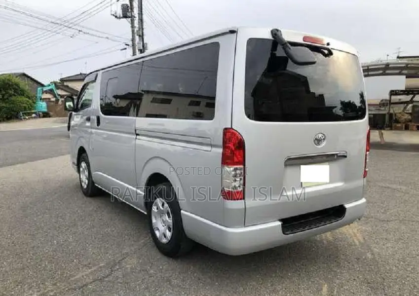 Toyota HiAce 2020 Silver