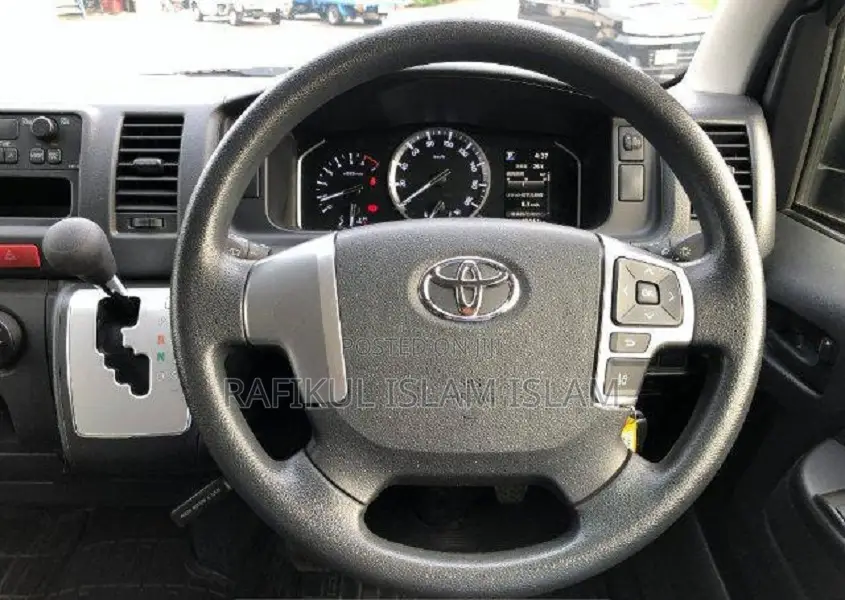 Toyota HiAce 2020 Silver