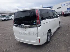 Toyota Noah 2.0 AWD (8 Seater) 2020 Pearl