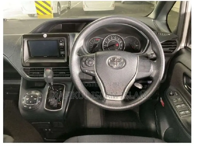 Toyota Noah 2.0 AWD (8 Seater) 2020 Pearl