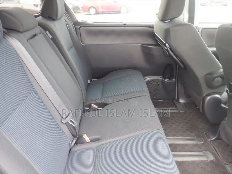 Toyota Noah 2.0 AWD (8 Seater) 2020 Pearl