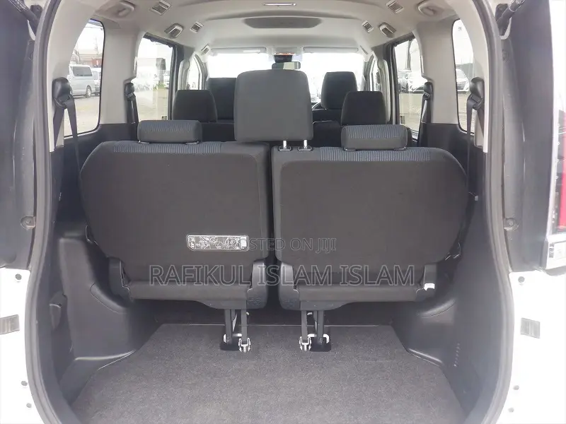 Toyota Noah 2.0 AWD (8 Seater) 2020 Pearl