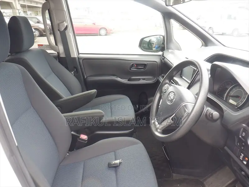 Toyota Noah 2.0 AWD (8 Seater) 2020 Pearl