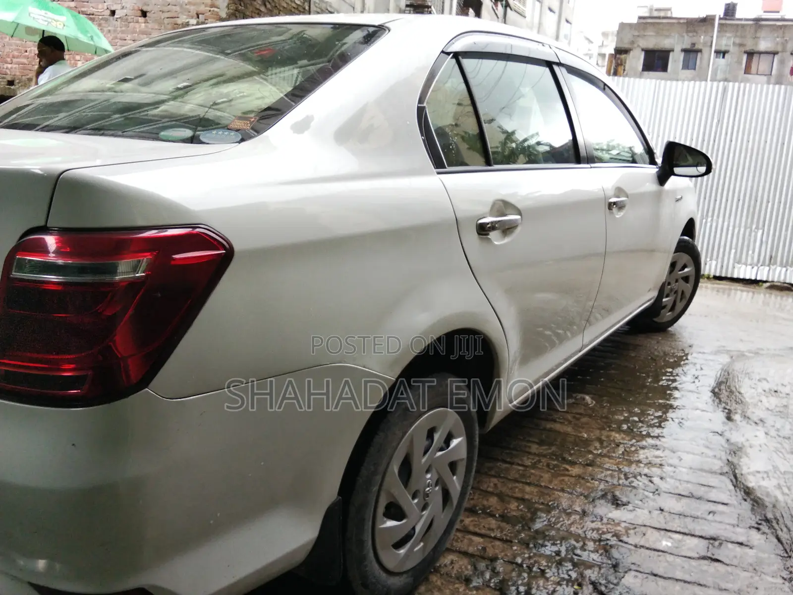 Toyota Axio 1.5 Hybrid 2WD 2015 White