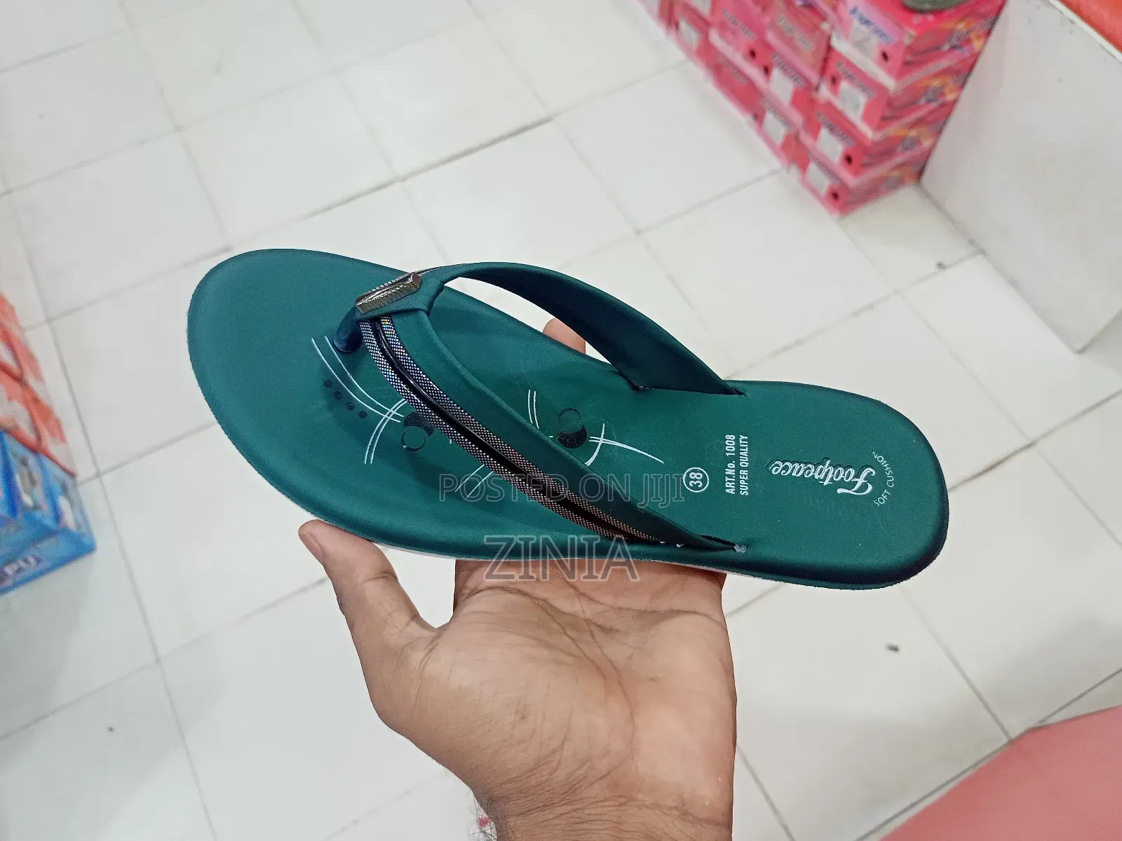 Ladies Flat Sandal.