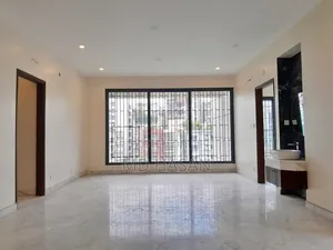 4bdrm Apartment in Un Furnished for rent