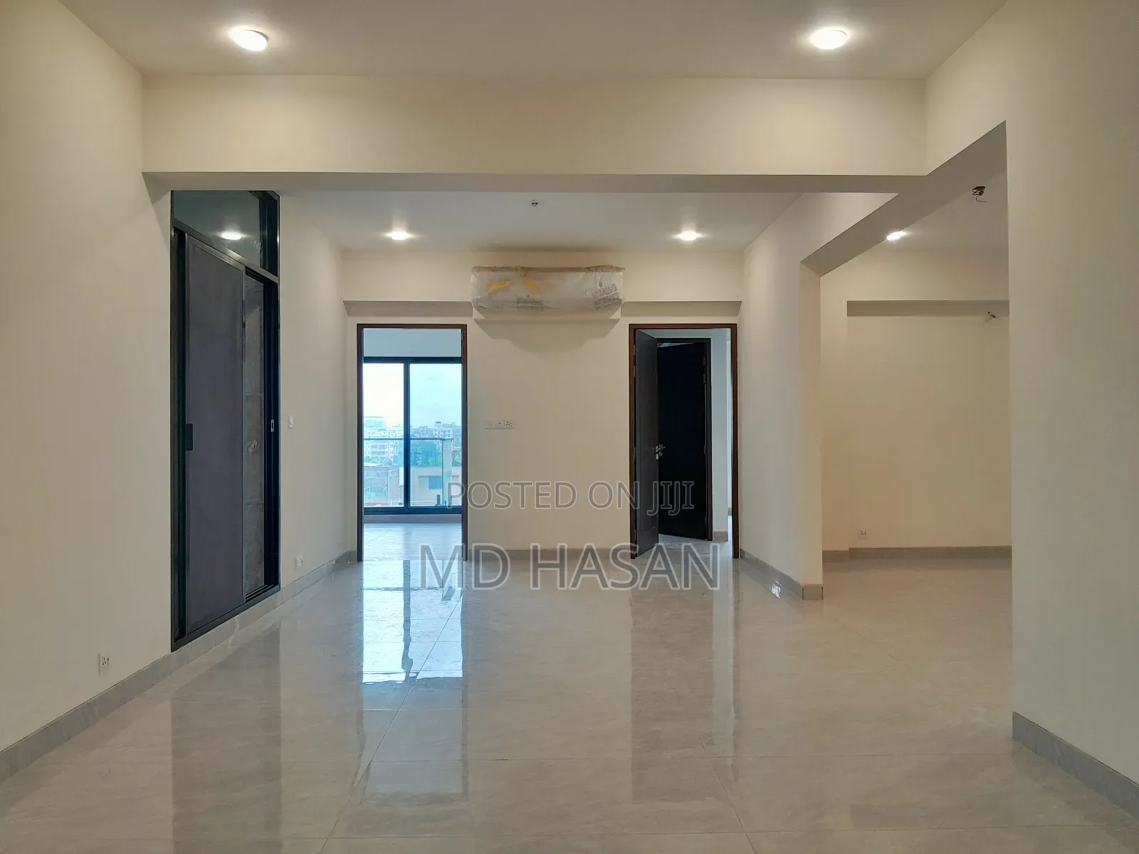 4bdrm Apartment in Semi Furnished for rent
