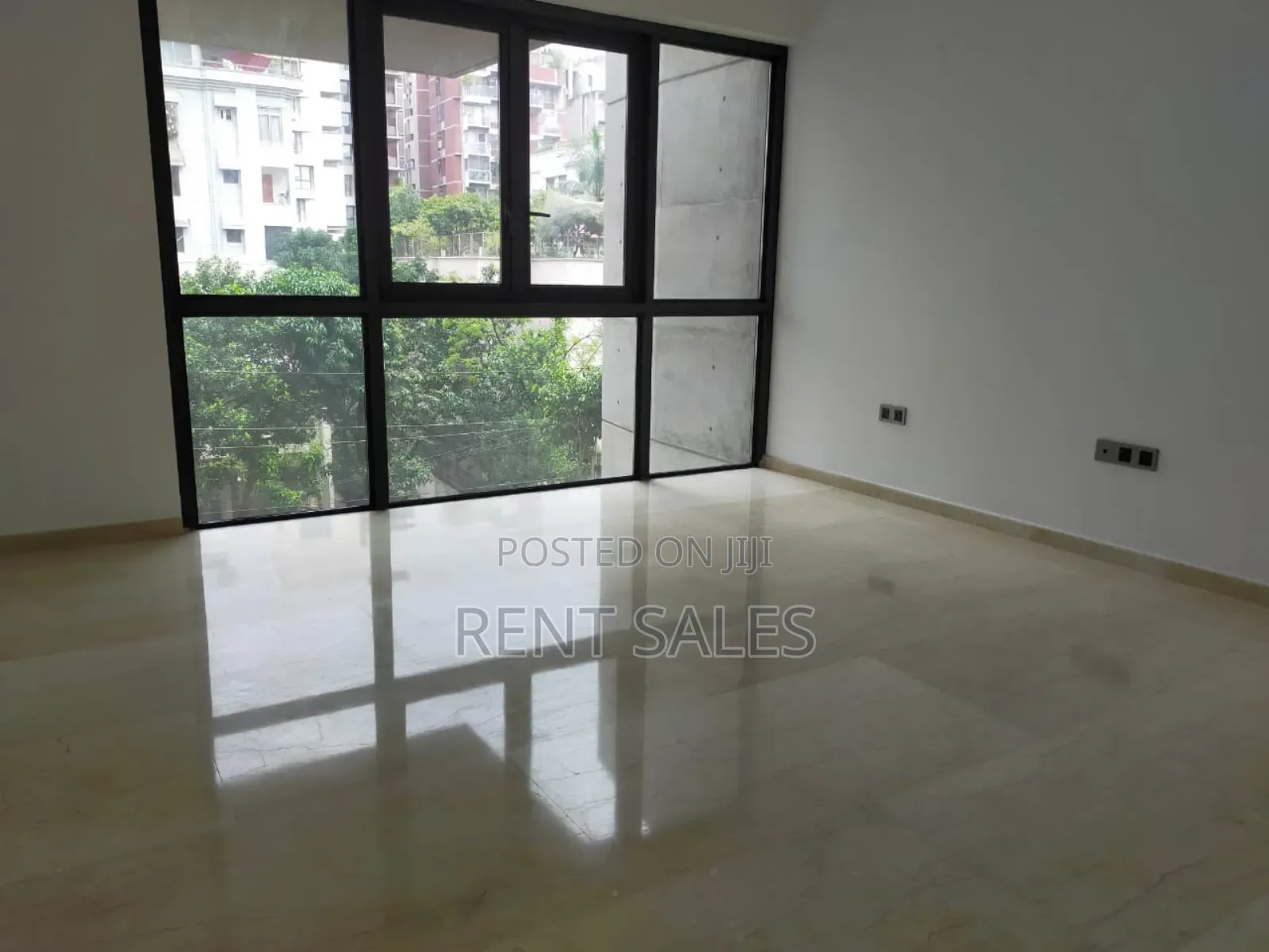 4bdrm Apartment in Baridhara for sale