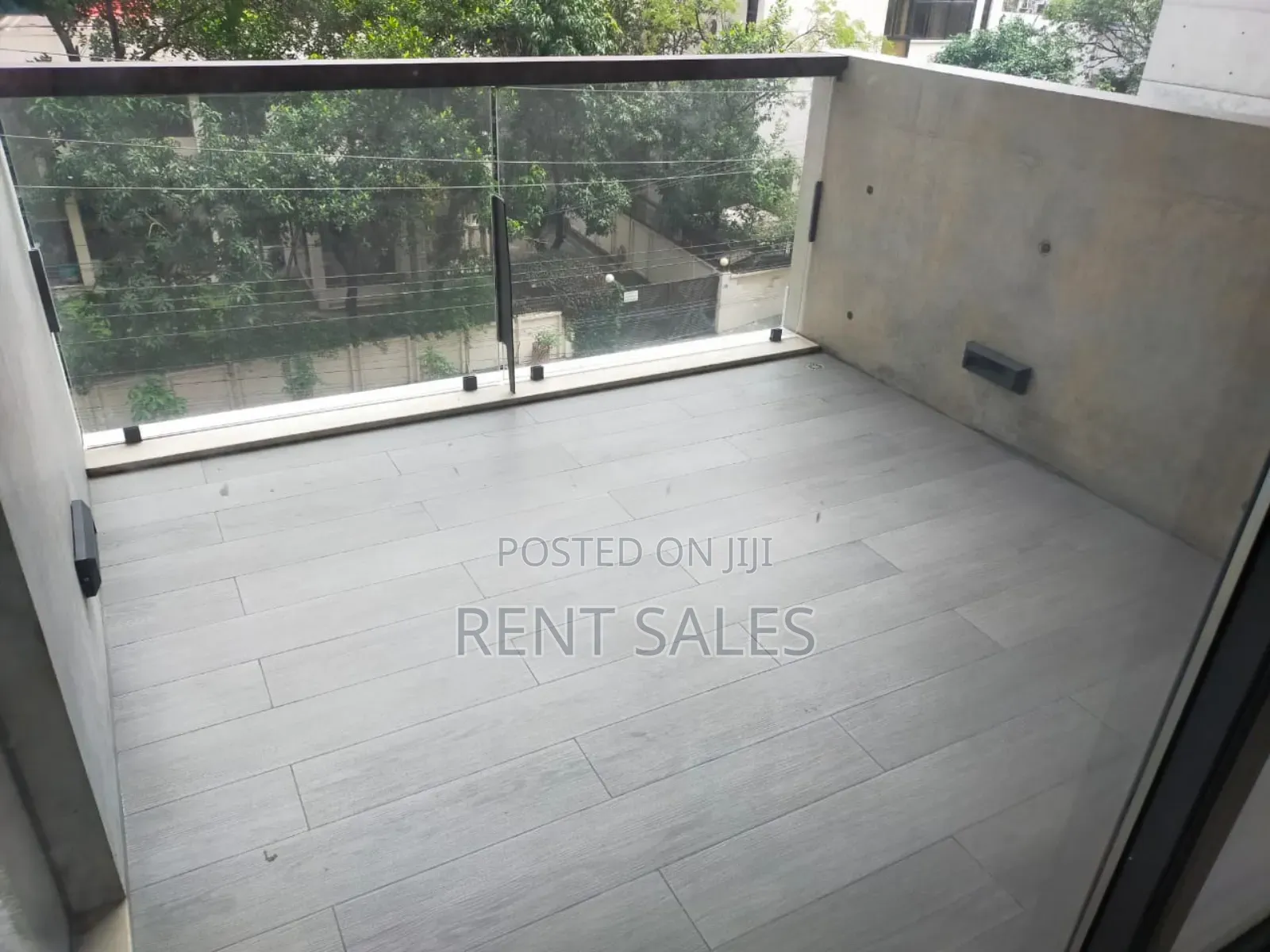 4bdrm Apartment in Baridhara for sale