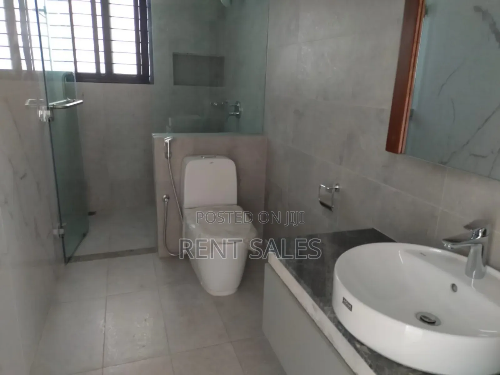 4bdrm Apartment in Baridhara for sale