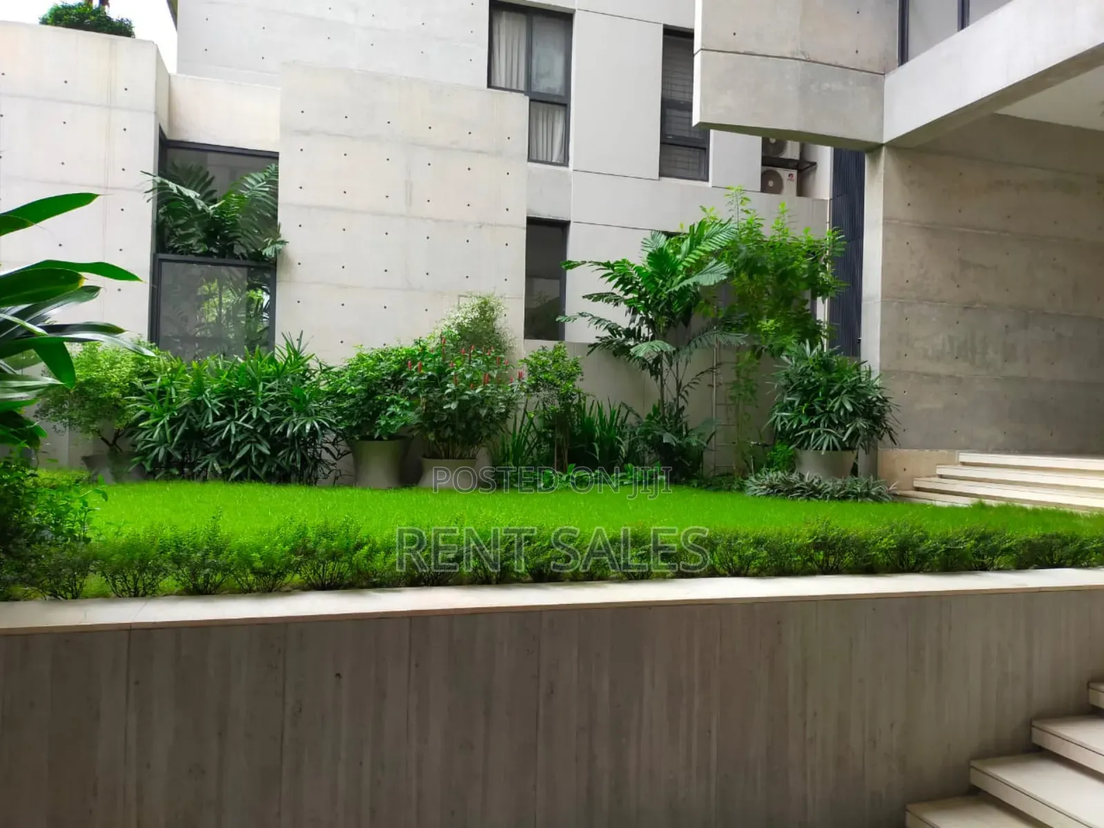 4bdrm Apartment in Baridhara for sale