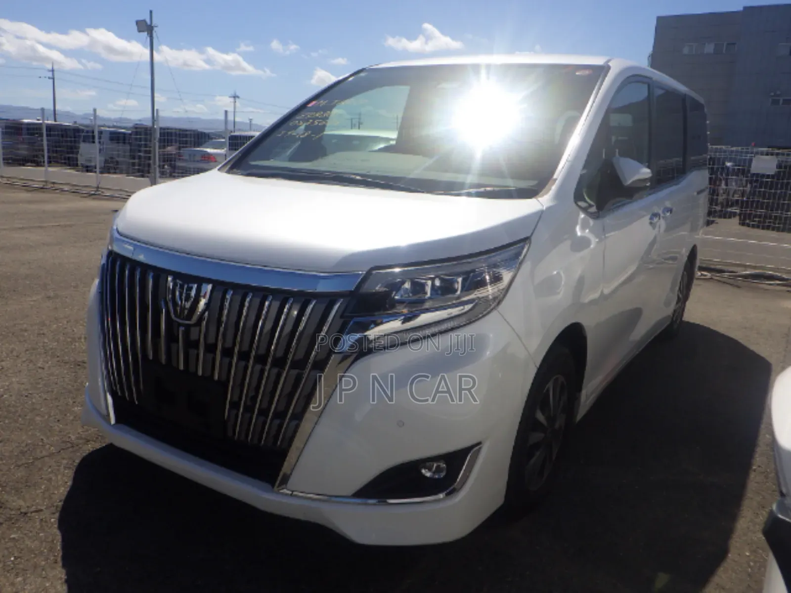 Toyota Esquire 2.0 FWD (8 seater) 2019 Pearl