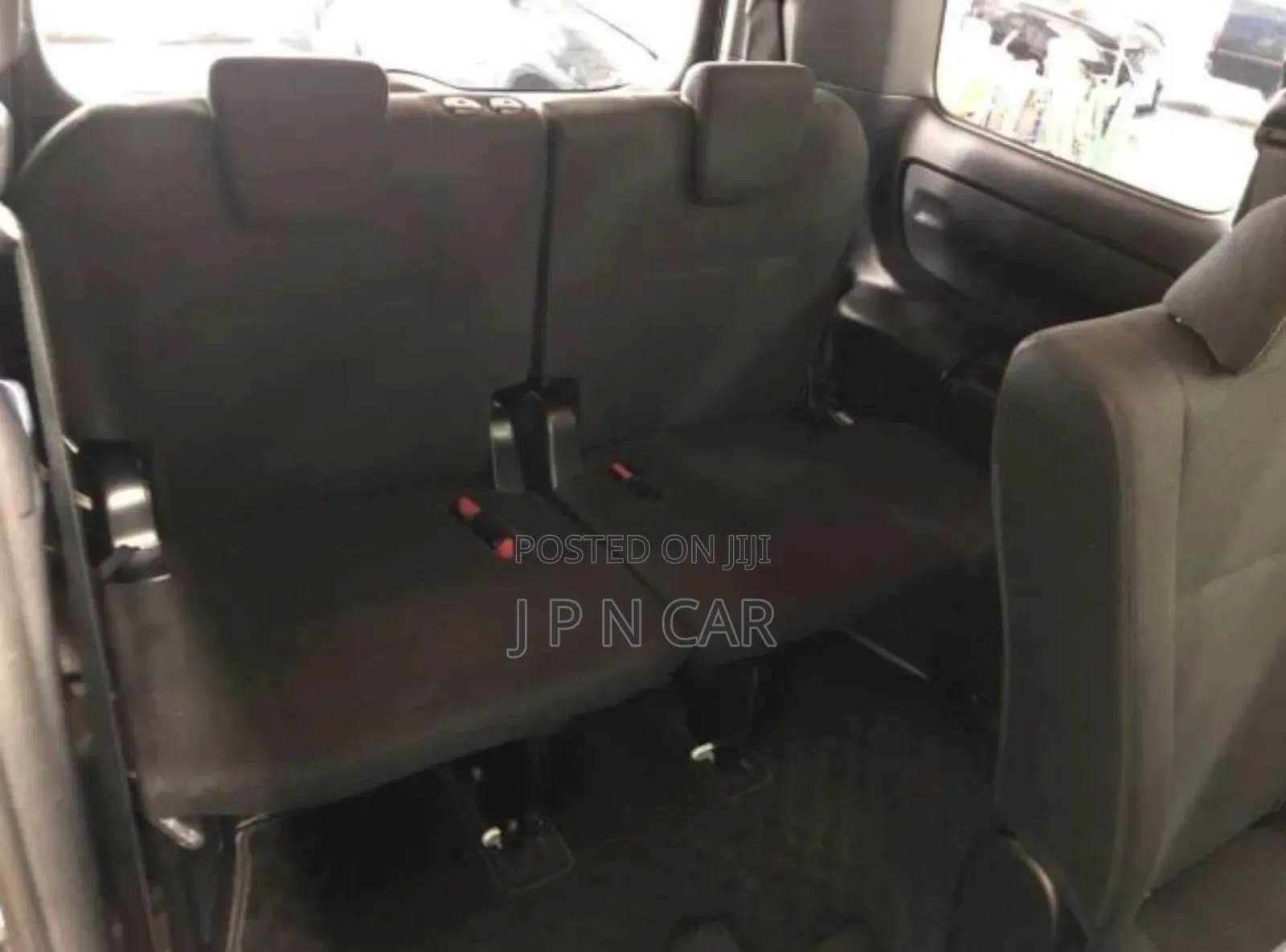 Toyota Esquire 2.0 FWD (8 seater) 2019 Pearl