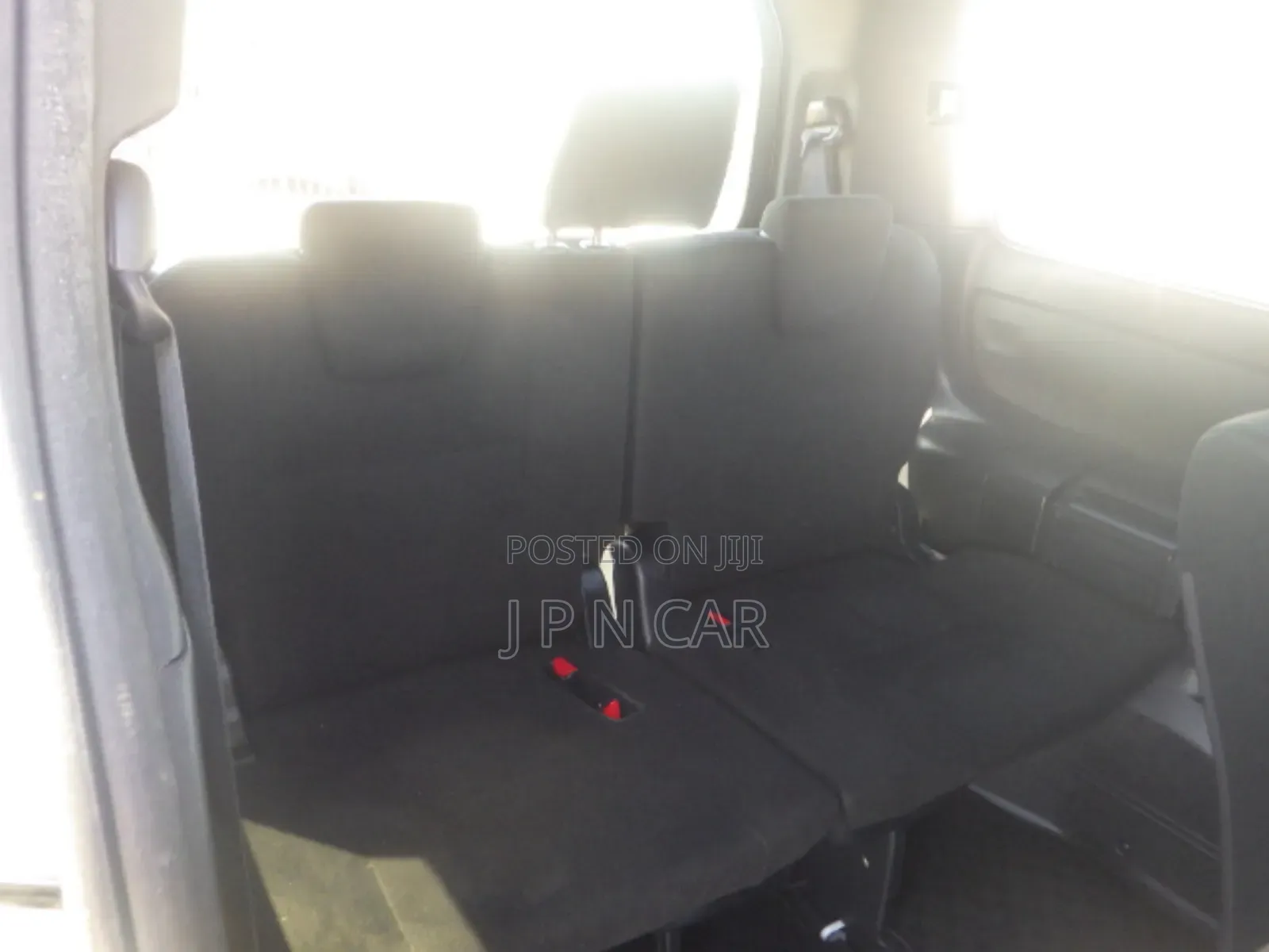 Toyota Esquire 2.0 FWD (8 seater) 2019 Pearl