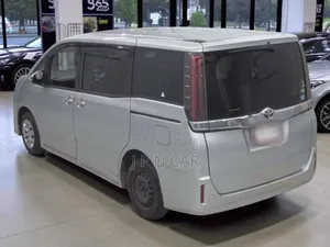 Toyota Noah 2.0 FWD (8 Seater) 2019 Silver