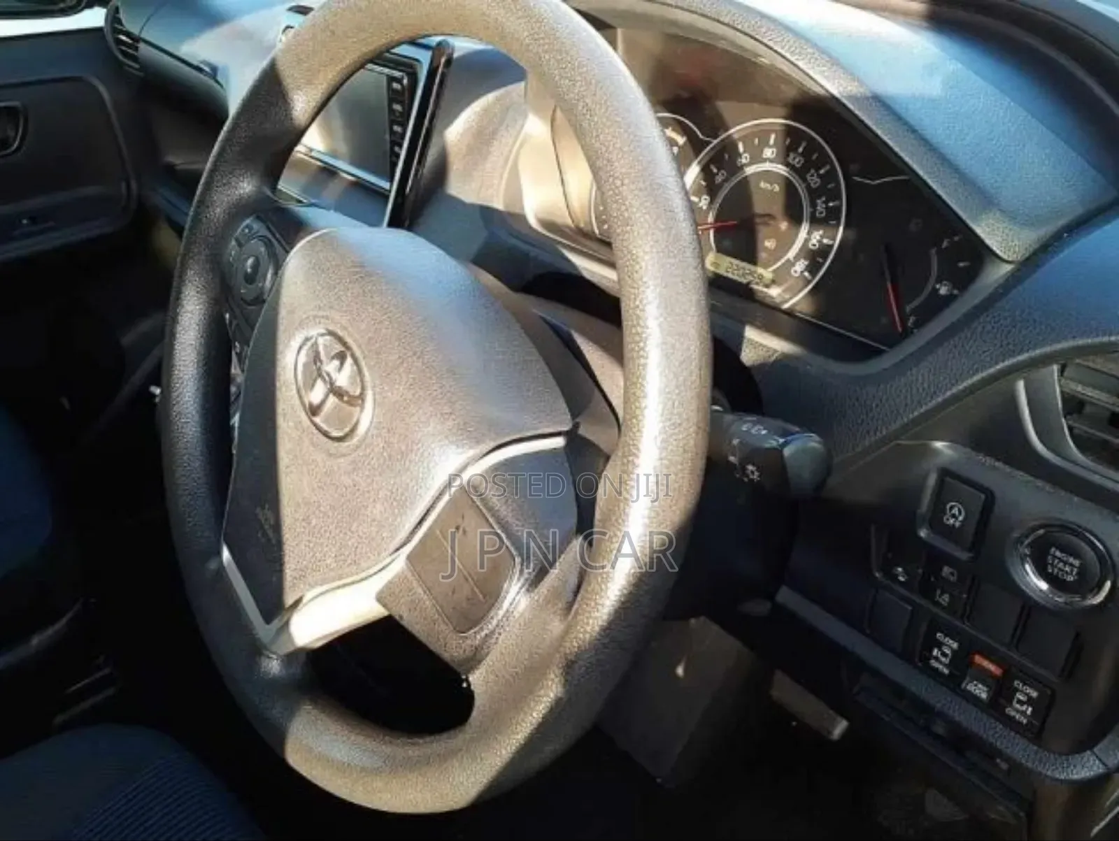 Toyota Noah 2.0 FWD (8 Seater) 2019 Silver