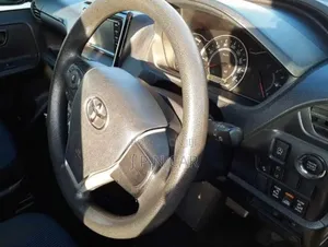 Toyota Noah 2.0 FWD (8 Seater) 2019 Silver