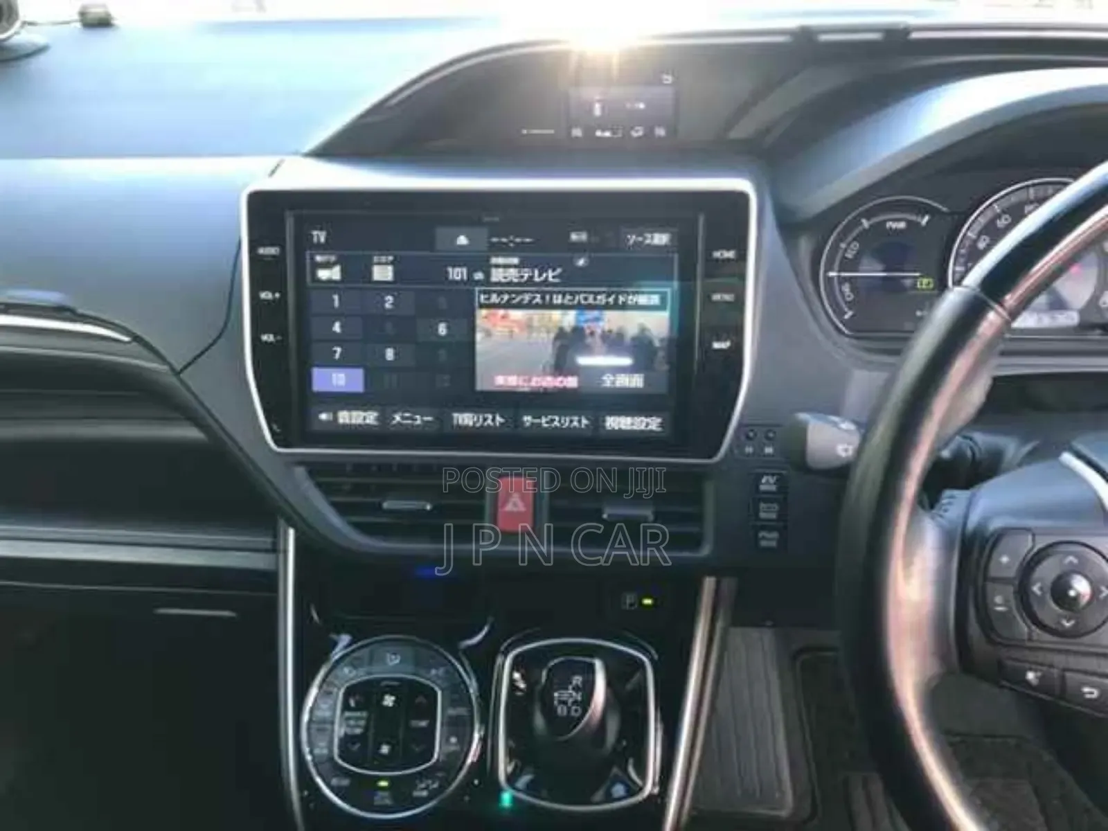 Toyota Esquire 1.8 FWD Hybrid (7 seater) 2020 Pearl