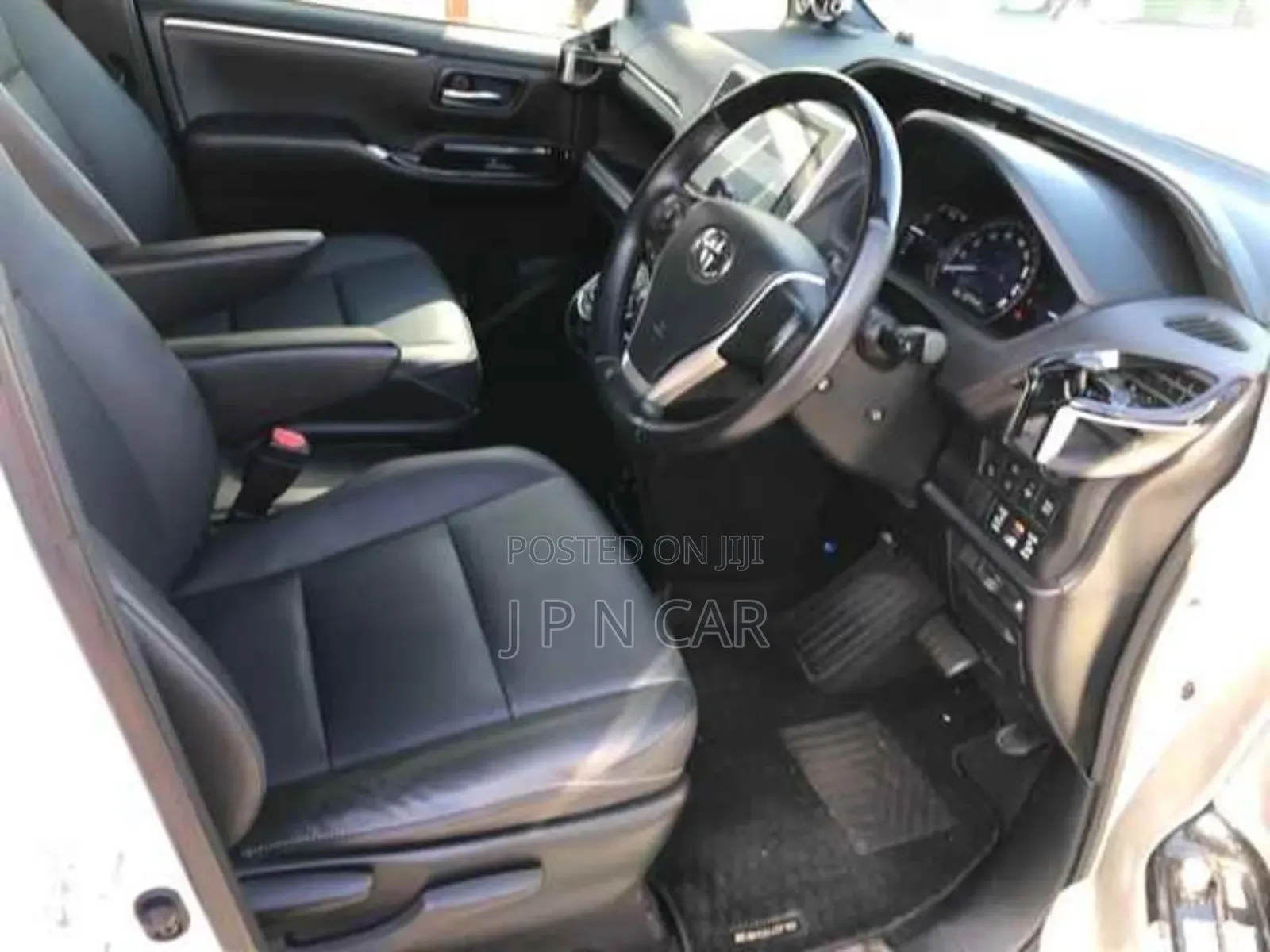 Toyota Esquire 1.8 FWD Hybrid (7 seater) 2020 Pearl