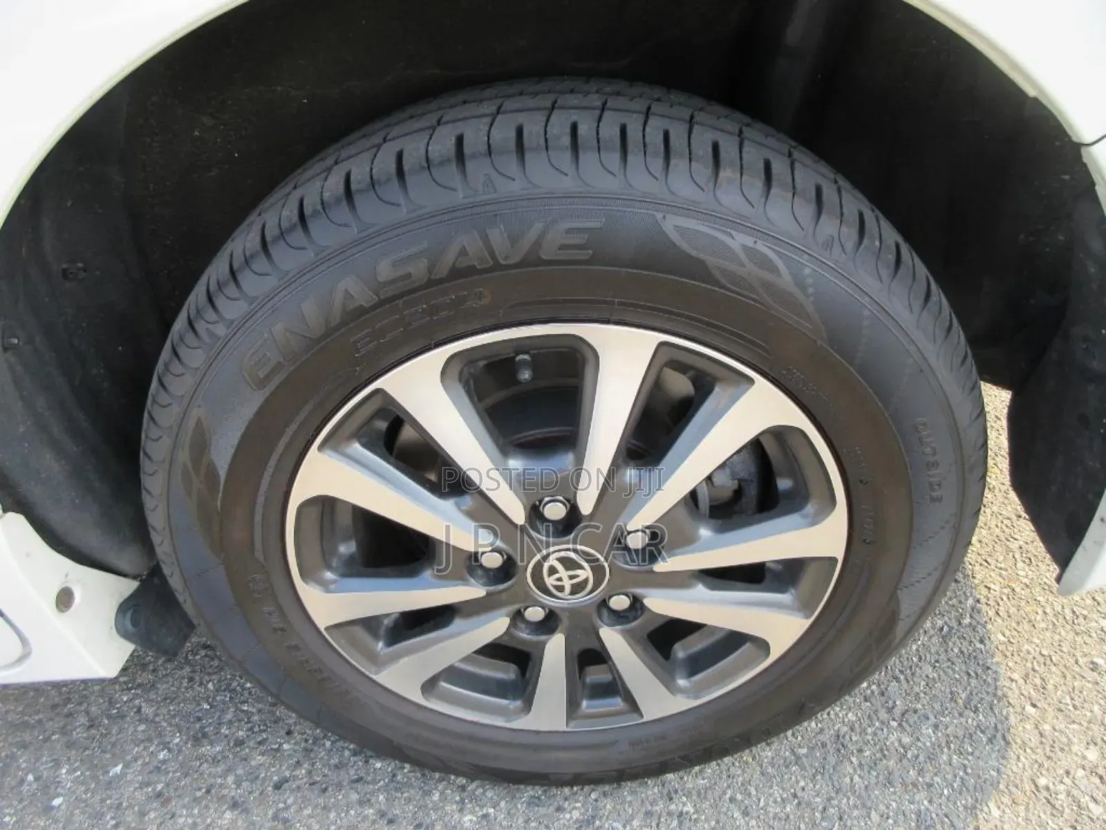 Toyota Esquire 1.8 FWD Hybrid (7 seater) 2020 Pearl