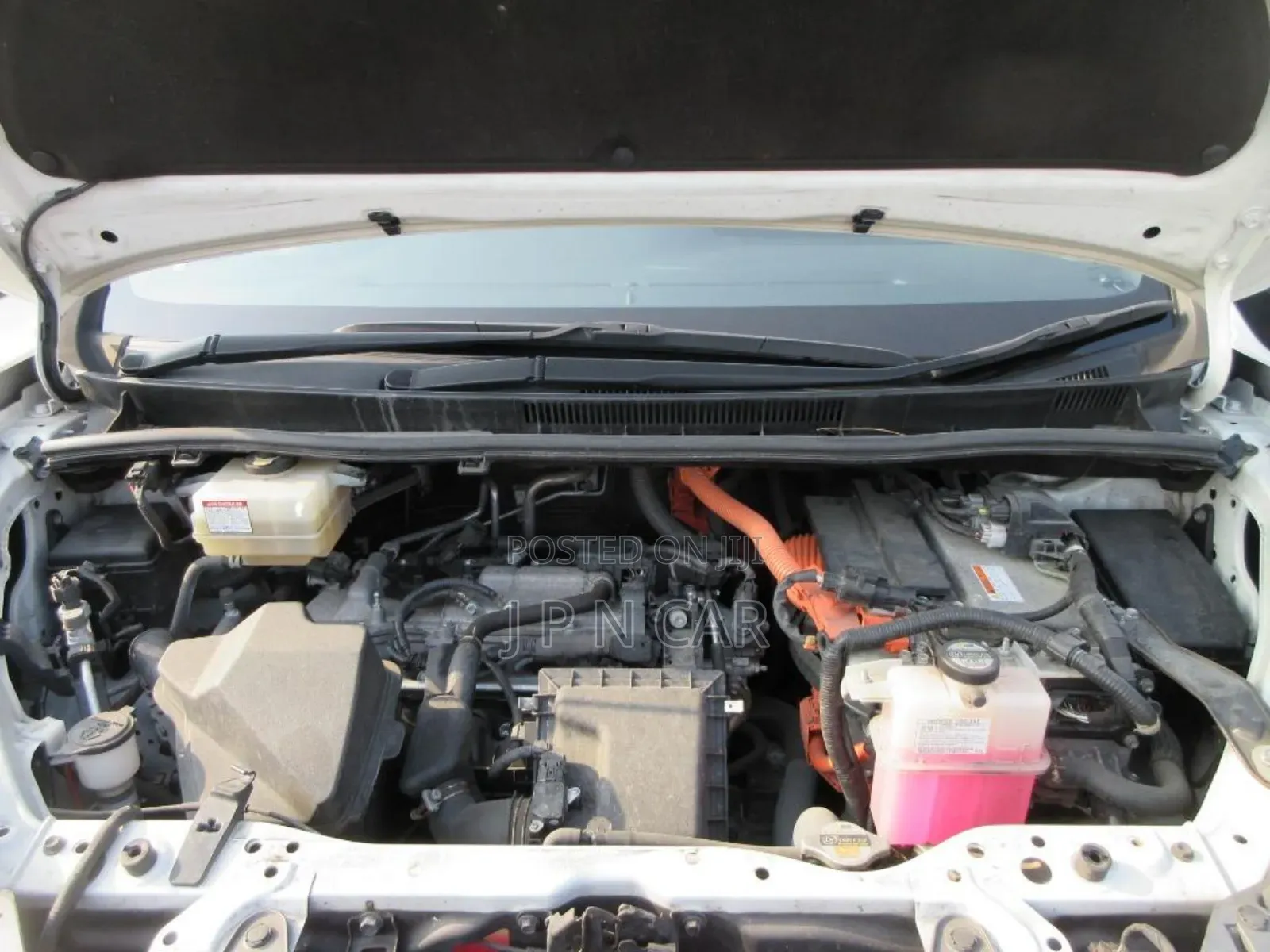 Toyota Esquire 1.8 FWD Hybrid (7 seater) 2020 Pearl