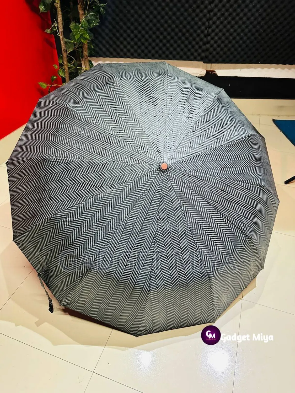 Premium 12-Ribs Automatic Open/Close Wood Handle Umbrella