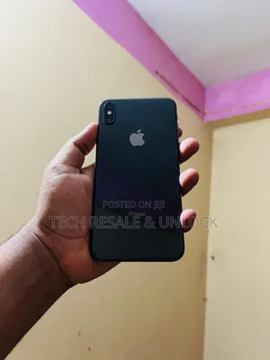 Photo - Apple iPhone XS Max 256 GB Black