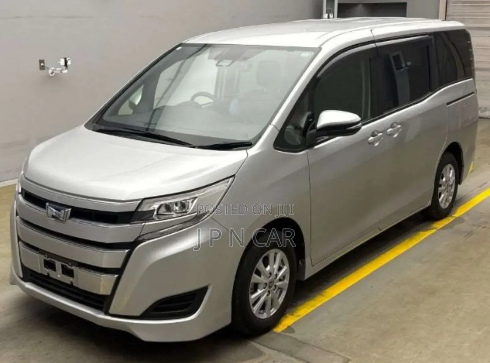 Toyota Noah 1.8 FWD Hybrid (7 seater) 2021 Silver