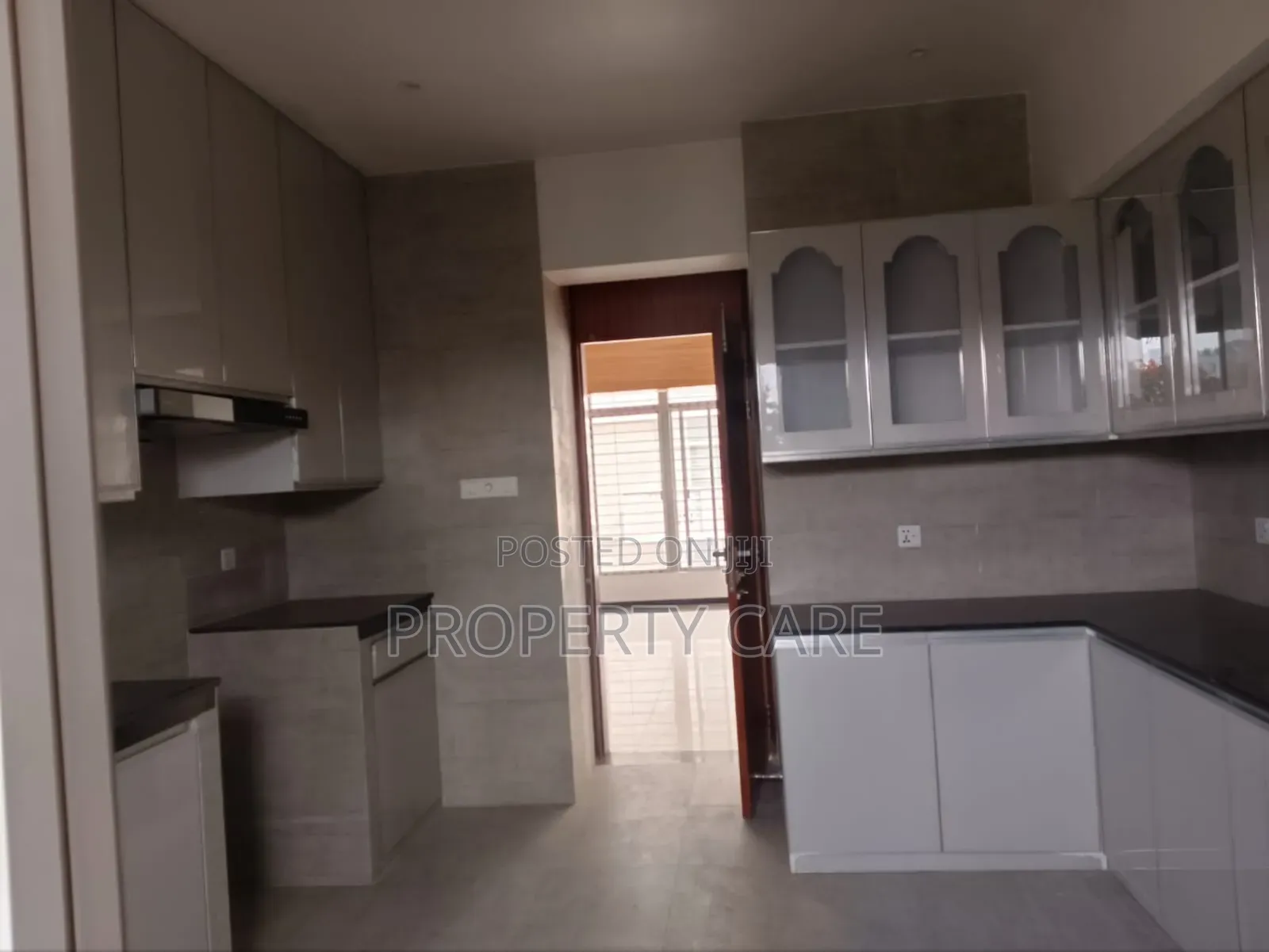 4bdrm Apartment in Gulshan for rent