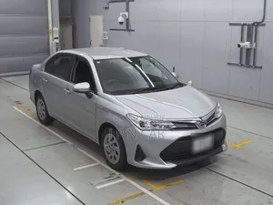 Photo - Toyota Axio 1.5 Hybrid 2WD 2020 Silver