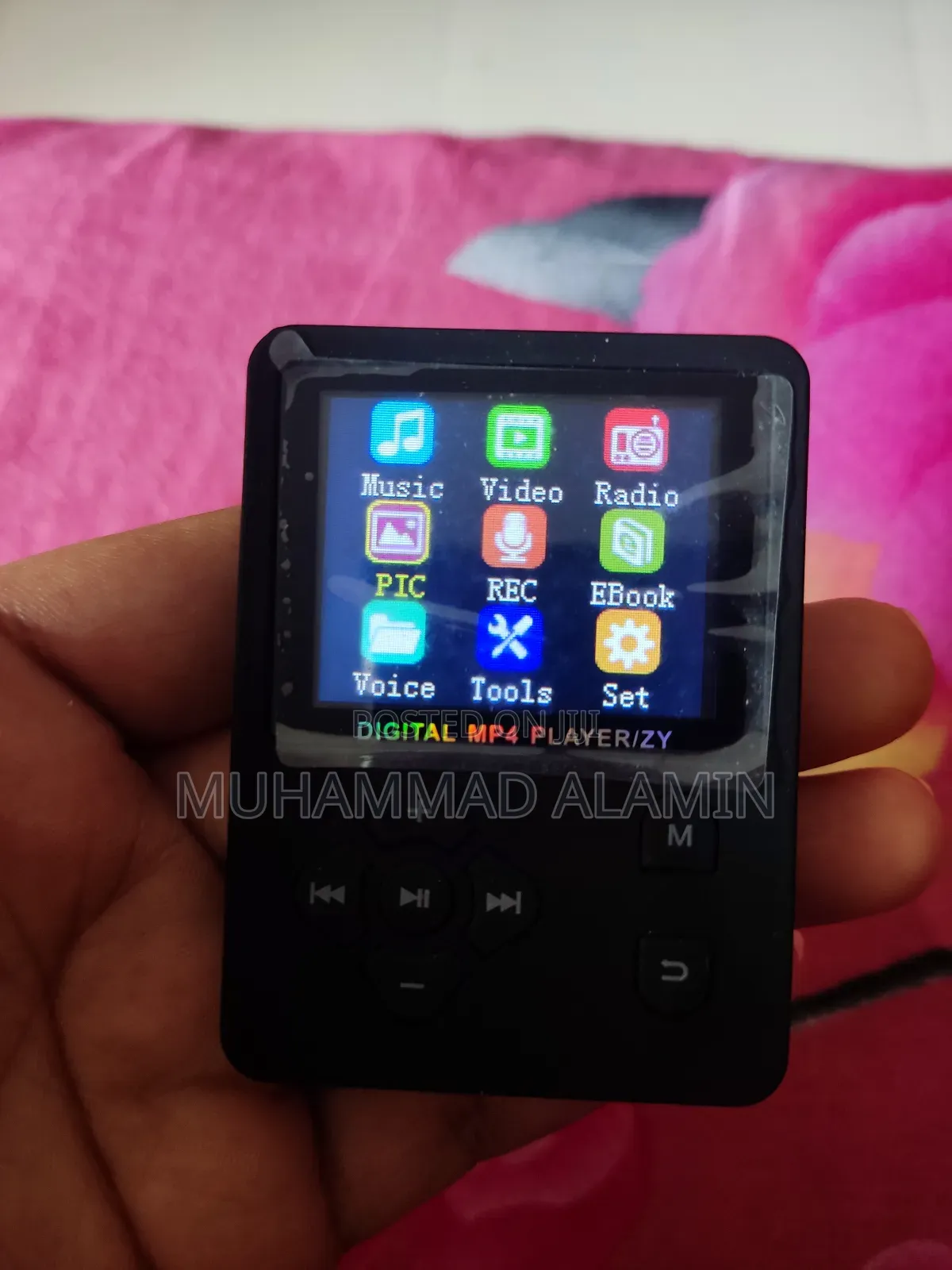 Mp3/Mp4 Player With Earphone