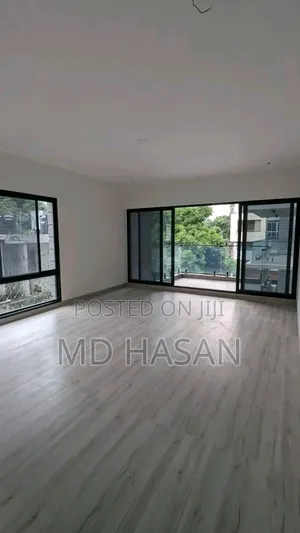 4bdrm Apartment in Semi Furnished for rent