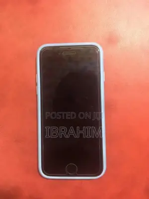 Photo - Apple iPhone 6 64 GB White