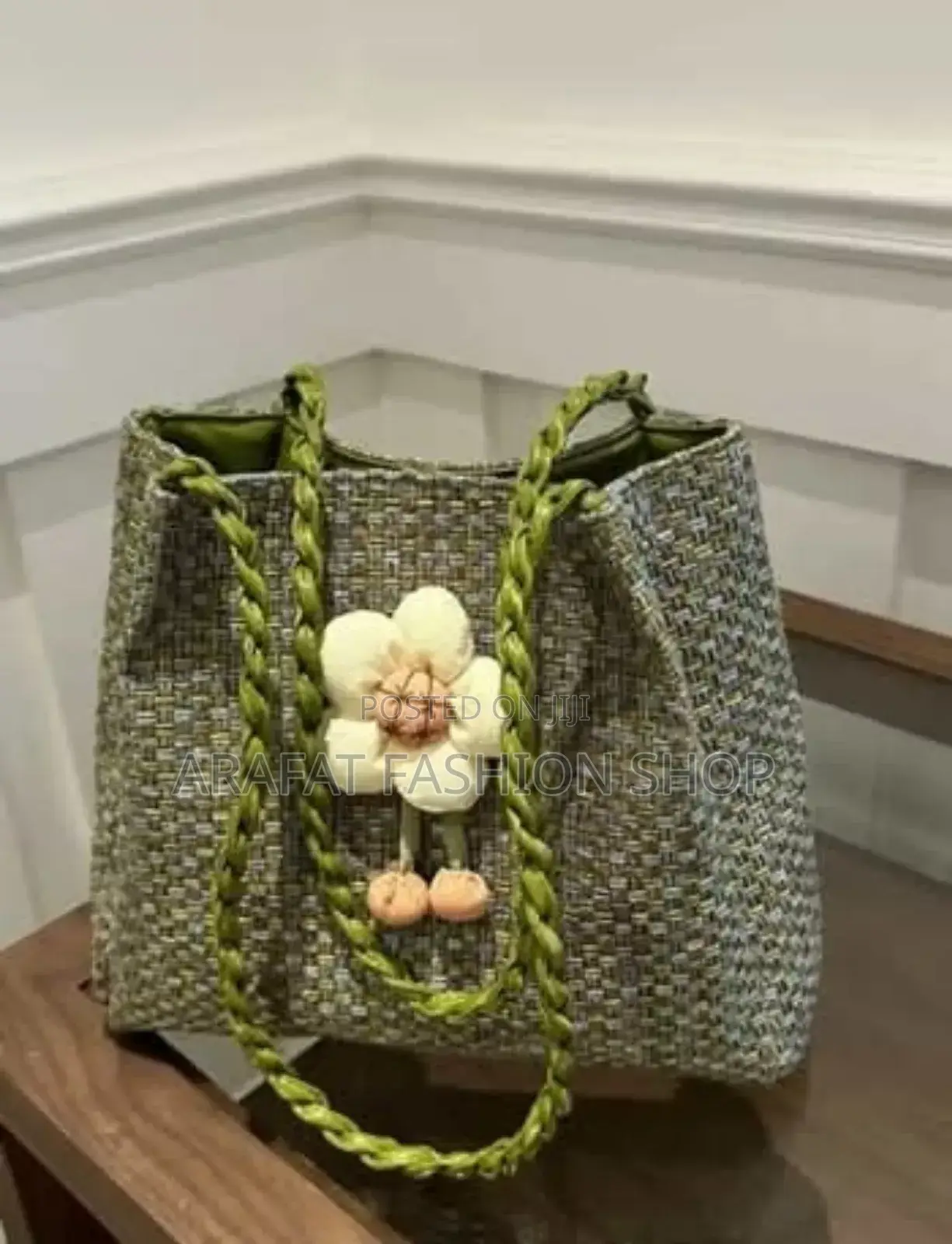 Stylish Flower Straw Oven Shoulder Tote Bag