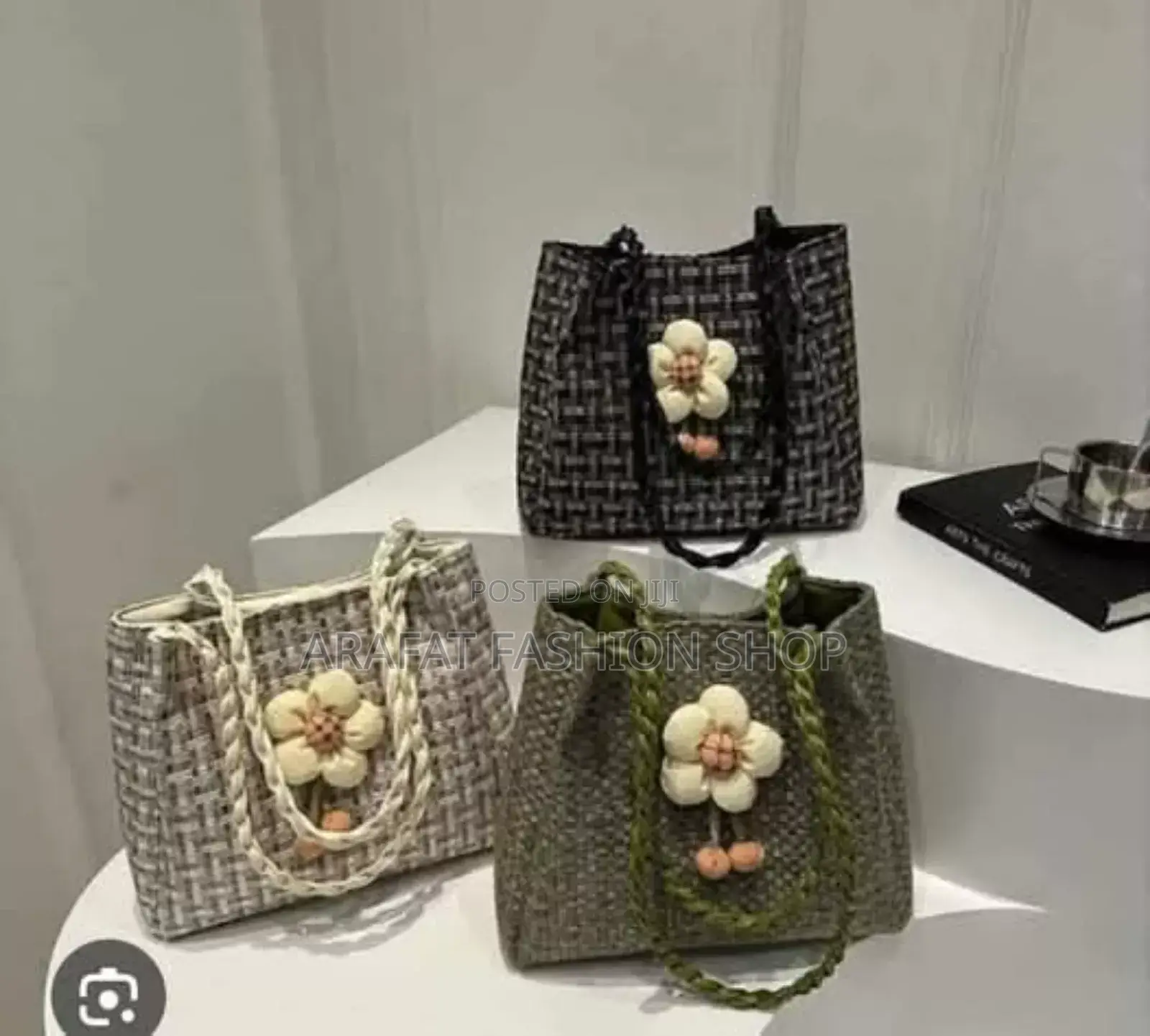 Stylish Flower Straw Oven Shoulder Tote Bag