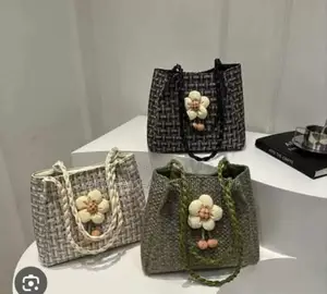 Stylish Flower Straw Oven Shoulder Tote Bag