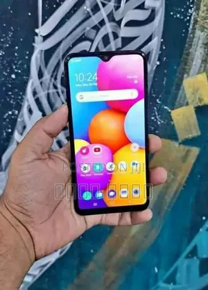 Photo - Vivo Y1s 32 GB Blue
