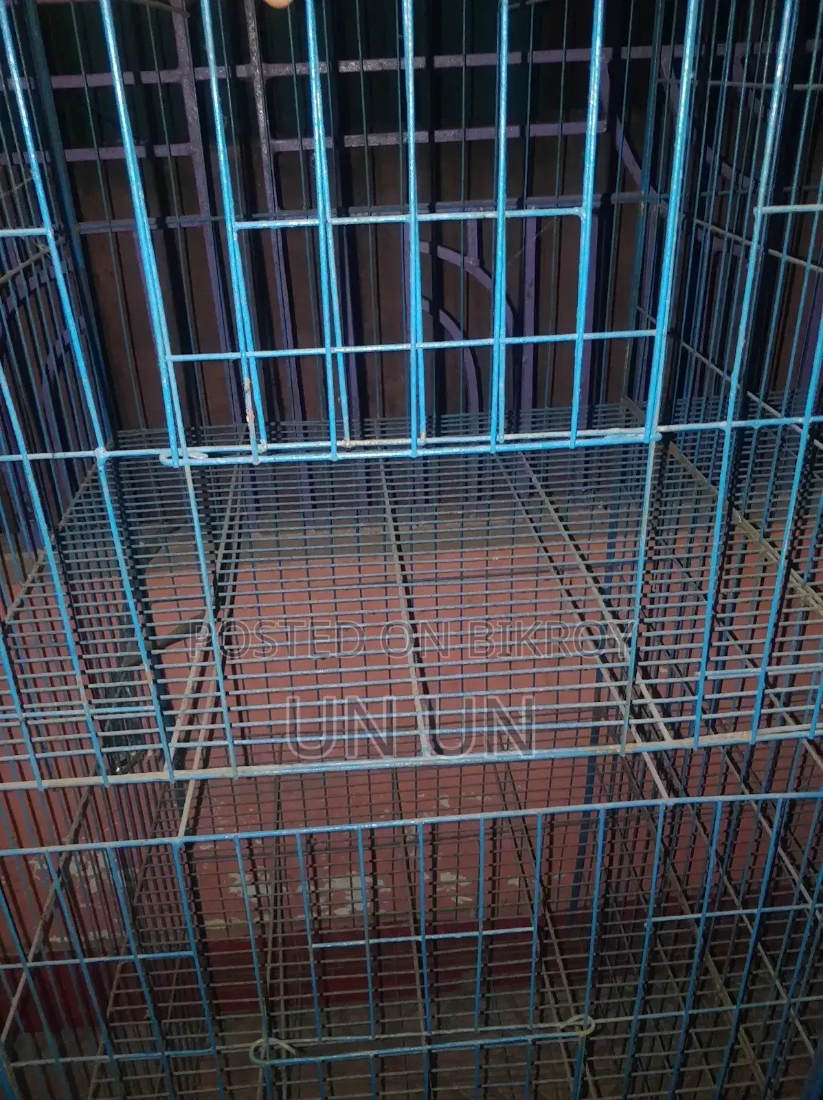 24 by 24 cage 8 compartments good condition
