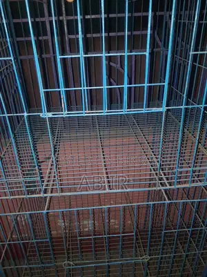 24 by 24 cage 8 compartments good condition