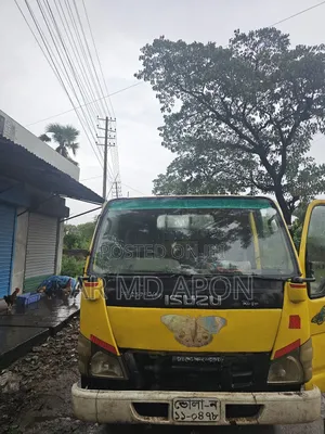 Photo - Isuzu NKR 20q1