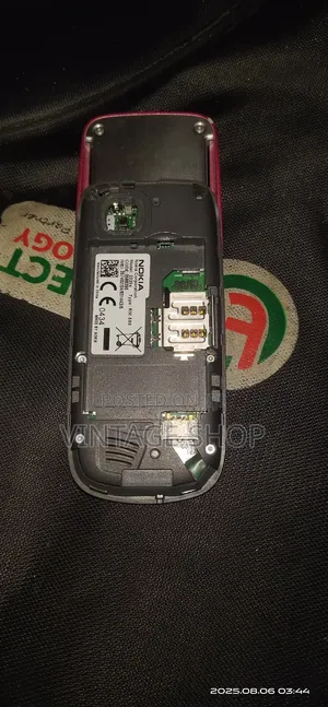 Nokia 2220 slide Pink