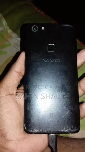 Photo - Vivo Y17 64 GB Black