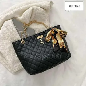 Simple Chain Tote Bag
