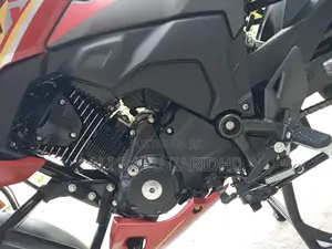 Photo - New Honda Hornet 2025 Red