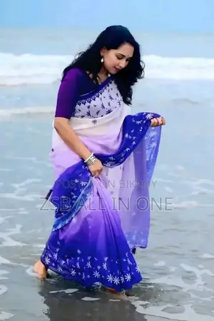 চান্দেরী সিল্ক শাড়ি স্টাইলিশ গার্লস