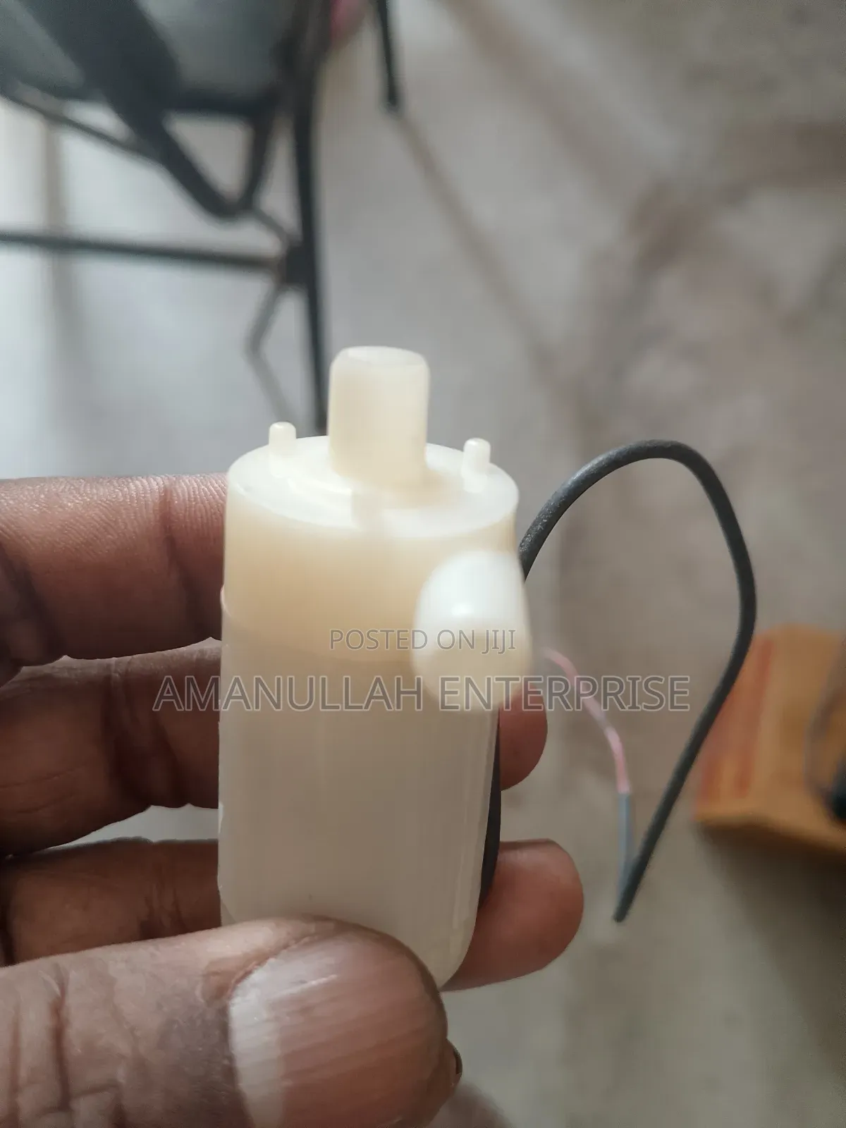 Mini Submersible Water Pump, Designed to Be Fully Submerged.