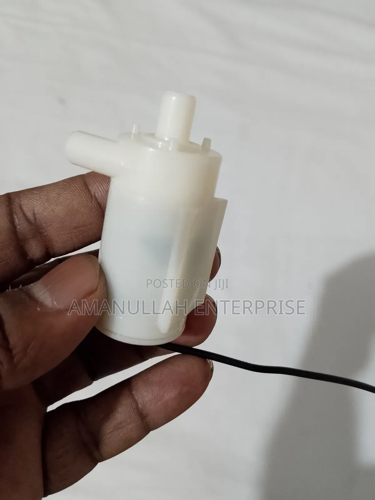 Mini Submersible Water Pump, Designed to Be Fully Submerged.