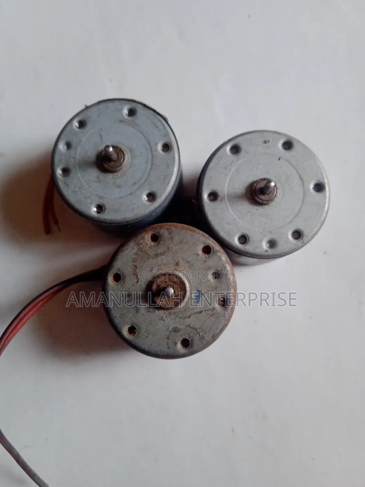 Small, Round Dc Motor Commonly Used in Various Diy Projects,