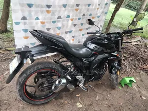 Photo - Suzuki GSR 2020 Black
