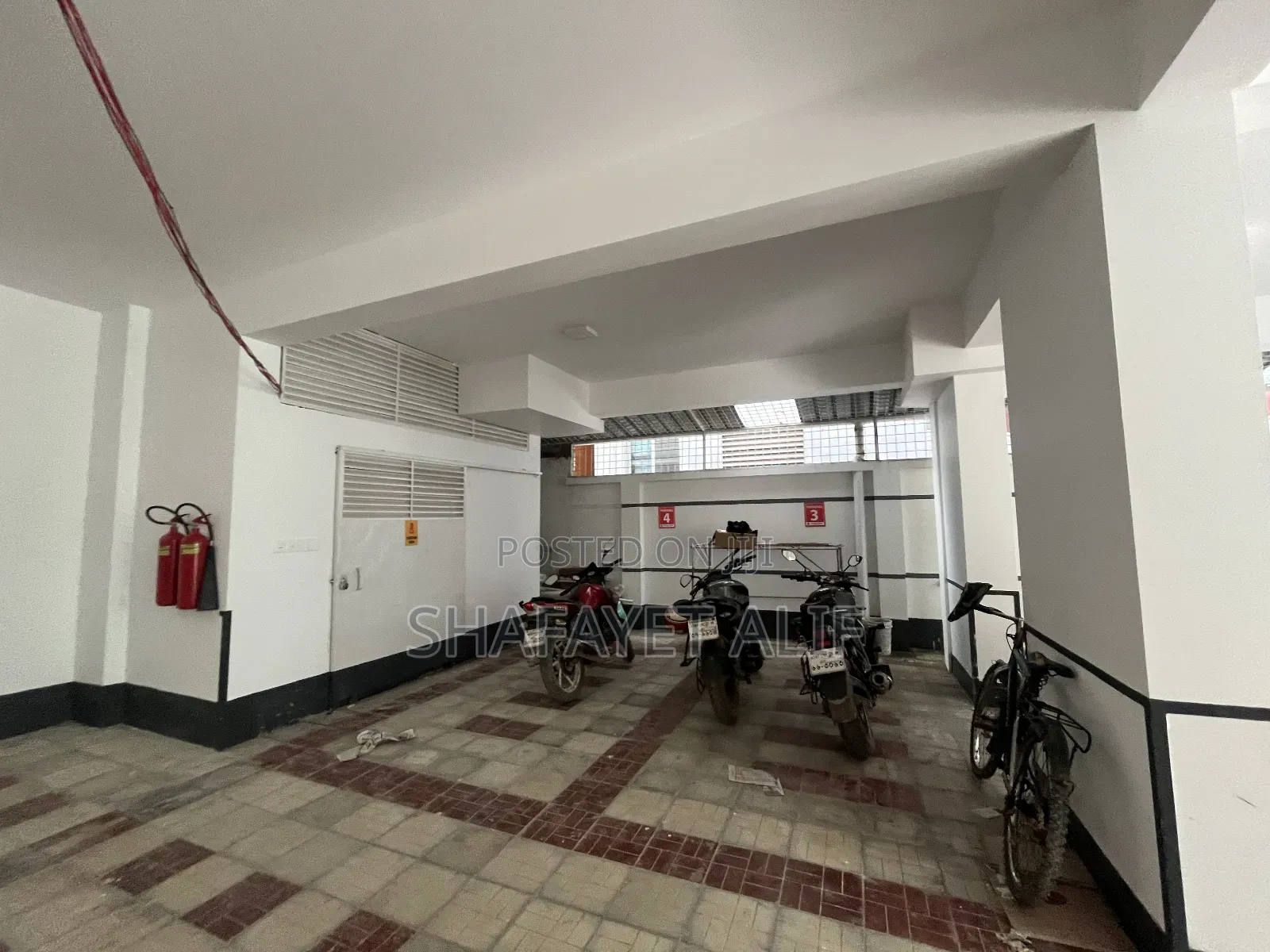 4bdrm Block of Flats in Basundhara I Block for sale